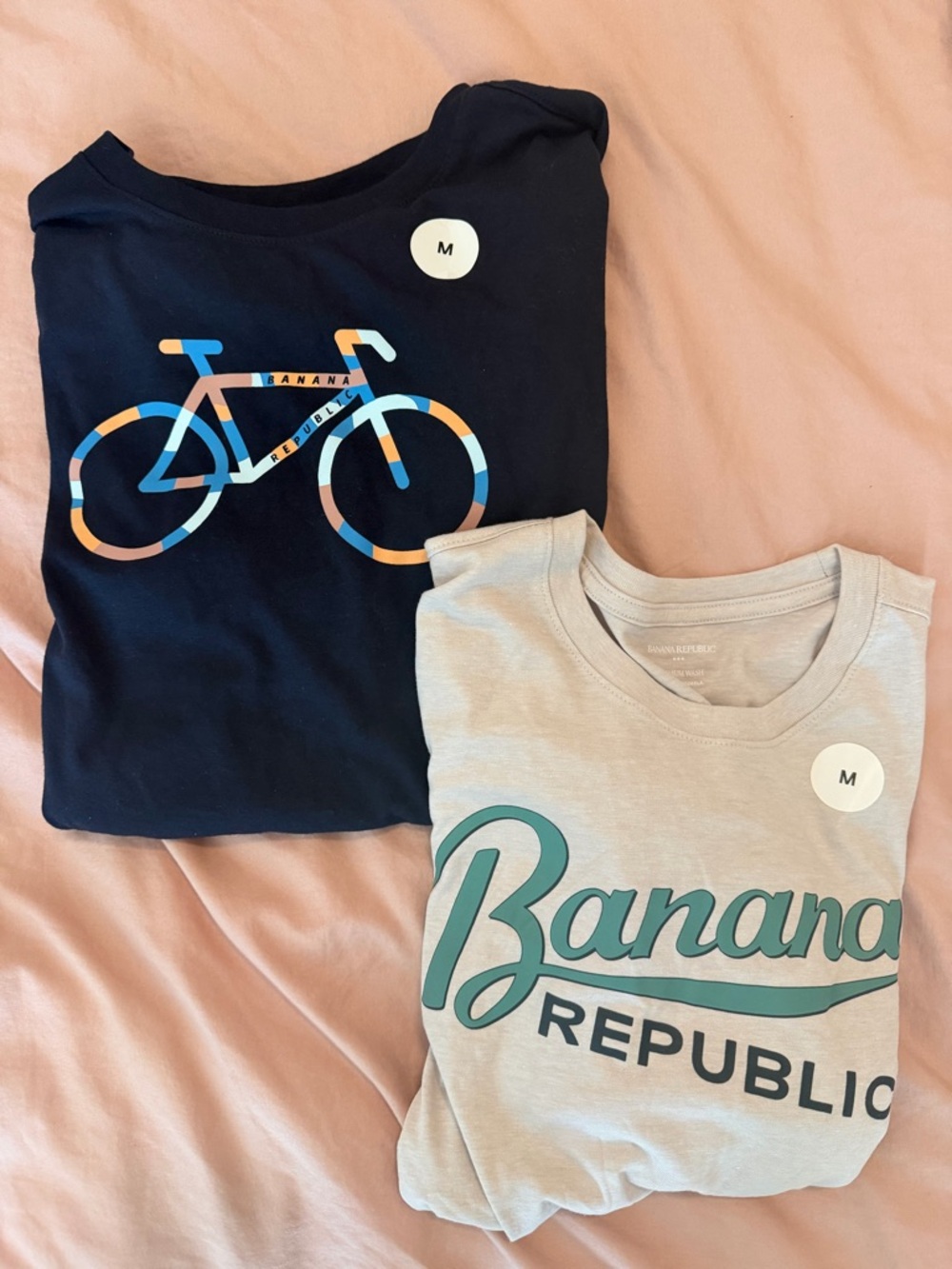 Banana Republic NWT Men’s M (2) T-Shirts